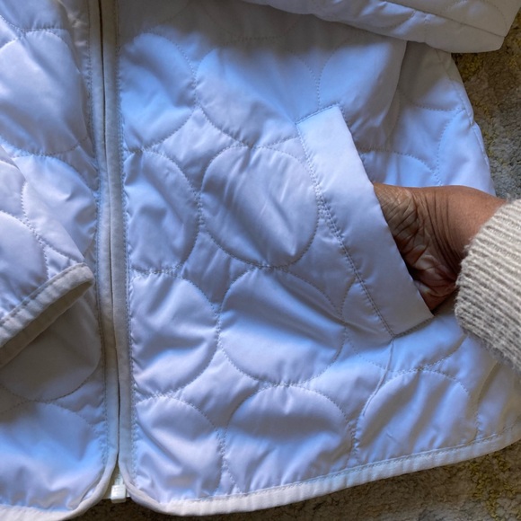 GAP White Quilted Jacket with Navy Logo Tag - Picture 6 of 9